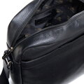 Pánska kožená crossbody taška so zrnitou textúrou čierna 29-4U-306-1