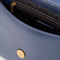 Tmavomodrá crossbody kabelka z prírodnej kože s klopou 101-4E-601-7