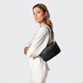 Čierna crossbody kabelka z prírodnej kože s ozdobnými zirkónmi 102-4E-619-1