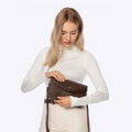 Hnedá dámska kožená crossbody kabelka – klasická elegancia a luxusný štýl 101-4E-610-4