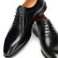 Pánske kožené oxfordky s jemne zaoblenou špičkou – klasická elegancia do detailu 101-M-305-1