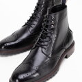 Pánske kožené členkové topánky s perforáciou čierne 99-M-514-1  