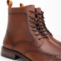 Pánske kožené členkové topánky s perforáciou hnedé 99-M-516-5