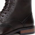 Pánske kožené členkové topánky s perforáciou tmavohnedé 99-M-516-4