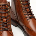 Pánske kožené členkové topánky s perforáciou – elegancia a pohodlie na každý deň