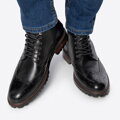 Pánske kožené členkové topánky s perforáciou – štýl a pohodlie na každý deň