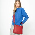 Kožená dámska crossbody kabelka so širokým popruhom červená 99-4E-014-3