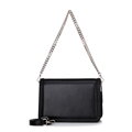 Kožená kabelka crossbody s retiazkou čierno-strieborná 100-4E-206-1S