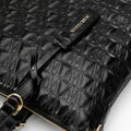 Damska torba na laptopa 14'' w geometryczny wzór czarna 99-4E-633-1