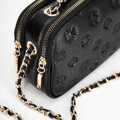 Dámska kožená crossbody kabelka na retiazke malinová 99-4E-305-33
