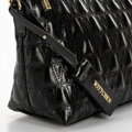 Damska torebka crossbody ze skóry z przeszyciami czarna 99-4E-635-1