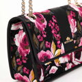 Dámska žakárová crossbody s retiazkou multicolor