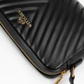 Dámska crossbody kabelka z kože s prešívaním, čierna 100-4E-629-1