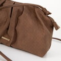 Damska torebka crossbody z marszczeniem brązowa 99-4Y-423-4