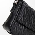 Dámska crossbody kabelka s prešívaním čierna 99-4Y-623-1
