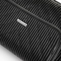 Dámska crossbody kabelka s vertikálnym prešívaním z ekokože čierna 99-4Y-635-1
