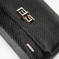 Dámska crossbody z pleteniny s retiazkou čierna