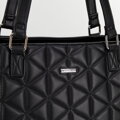 Shopper kabelka z ekokože s geometrickým vzorom čierna 99-4Y-606-1