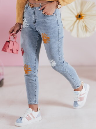 Dámske rifľové nohavice slim fit s kvetmi FLORENSSO modré UY2467