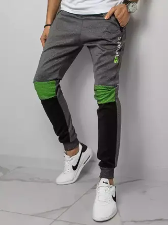Pánske tepláky v štýlovom prevedení.