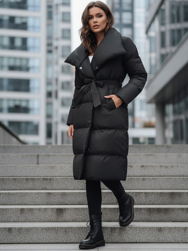 Pekná dámska čierna bunda 