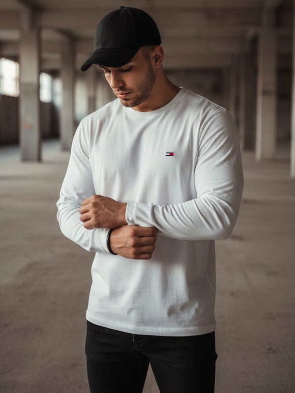 Pánske biele tričko bez potlače.