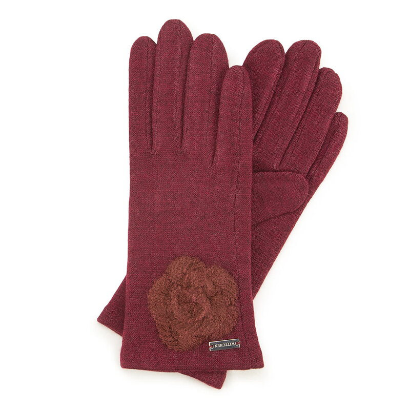 Dámske rukavice v bordovom prevedení.