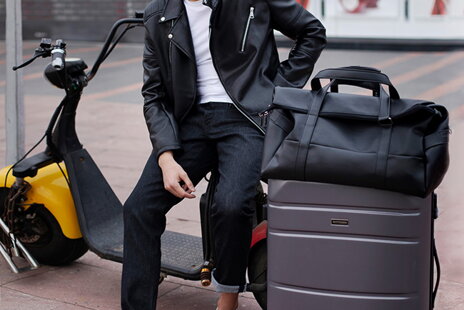 Ako vybrať ideálny cestovný kufor – sprievodca pre mužov | panskaelegancia.sk